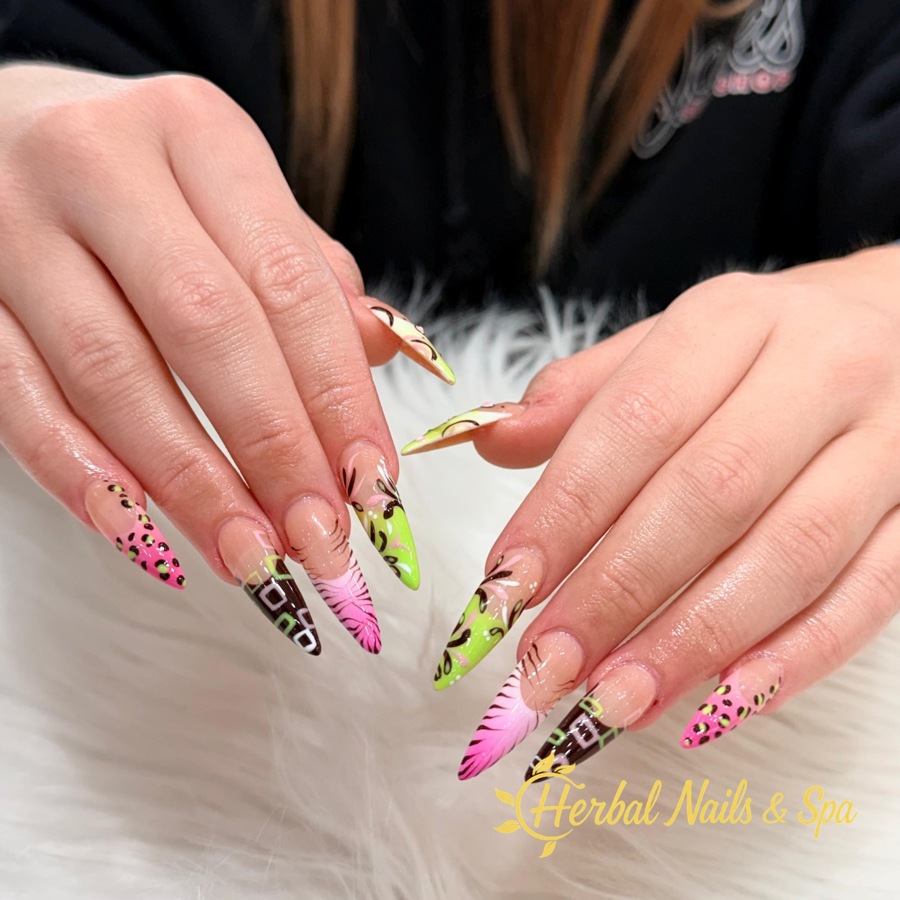 Herbal Nails & Spa
